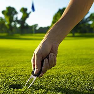 GT13 Golf Towel and Brush for cleaning golf